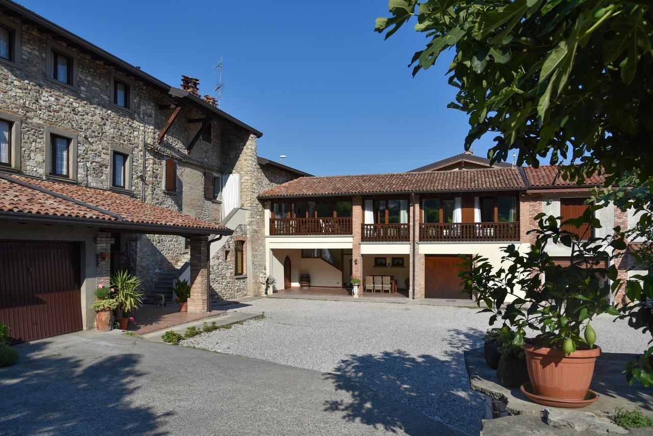 La Terrazza Sulle Vigne B&B Corte Franca Exterior photo